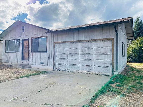 2nd image of 901 4th St