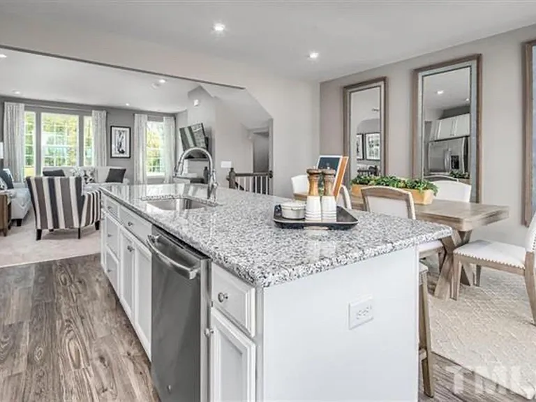 6500 Pathfinder Way — Photo 3
