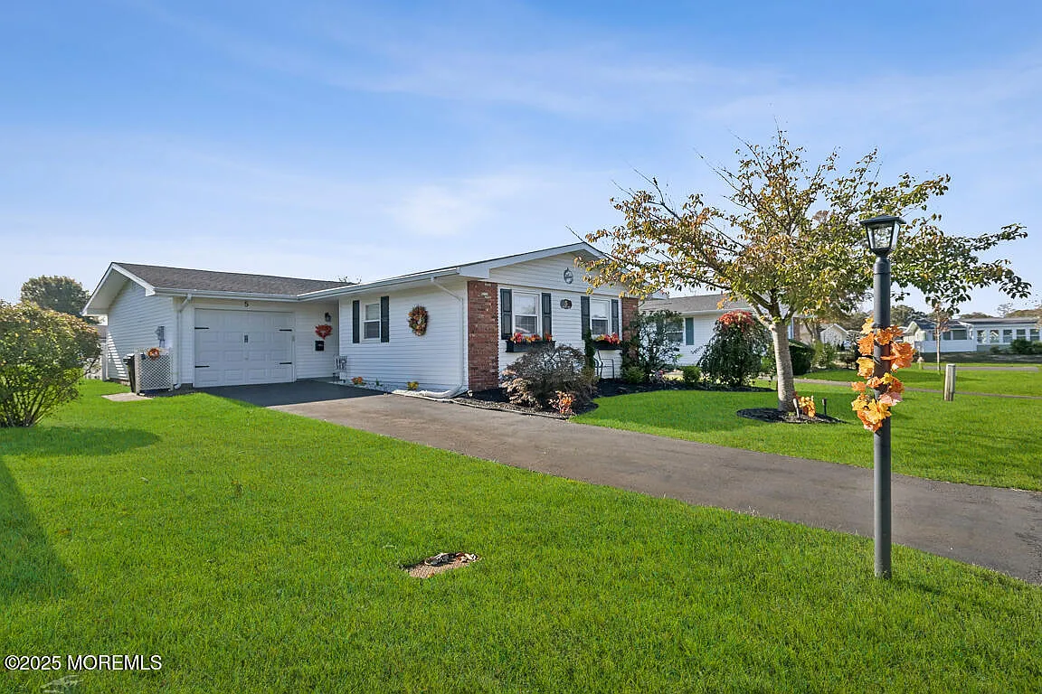 5 Phillips Road photo 1