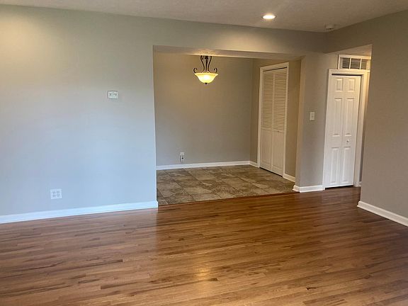 2nd image of 5823 Tiffany Ct