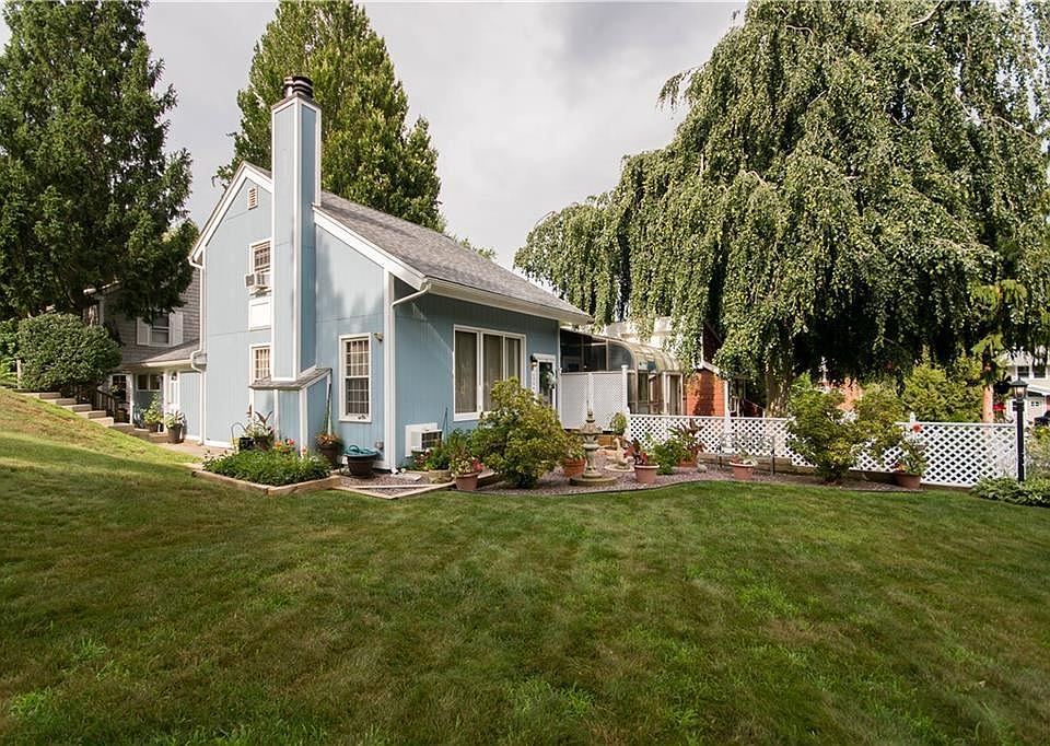 1st image of 696 Windwood Dr #D