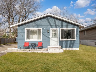 928 Southmoor Ln, Round Lake Beach, IL, 60073