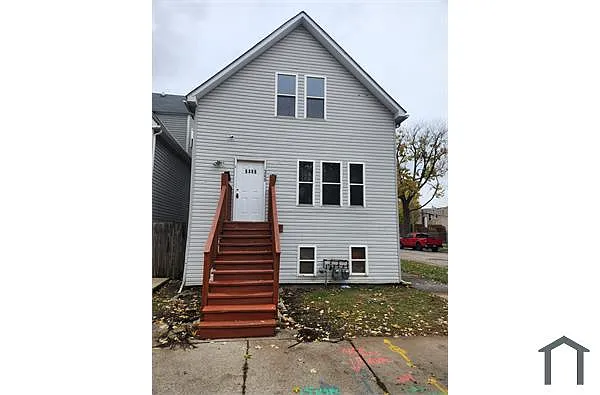 Building Photo - 5359 S May St #1