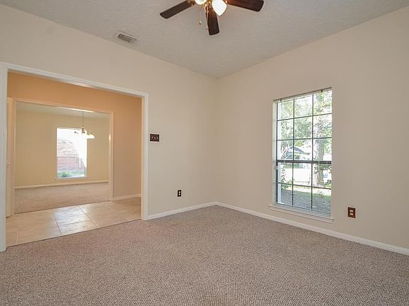 5th image of 2612 Hadley Cir