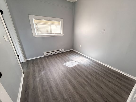 4th image of 531 E 10th St APT 2