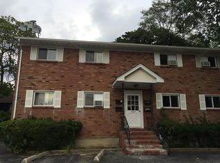 1601 Straight Path APT 1R, Lindenhurst, NY 11757
