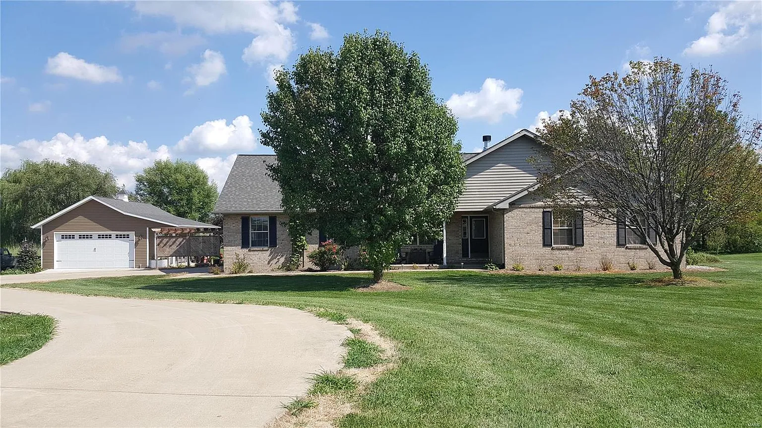 3260 Daiber Ln photo 1