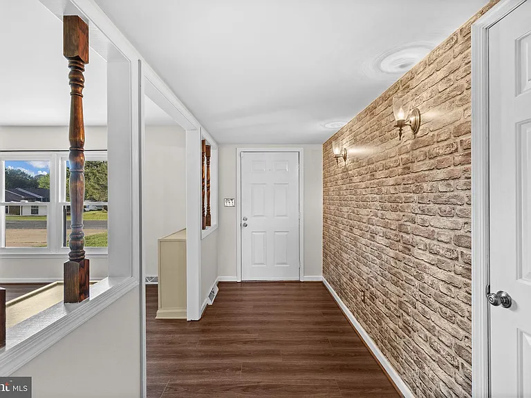 308 Butternut Dr — Photo 8