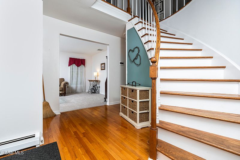 4th image of 35 Summit Drive
