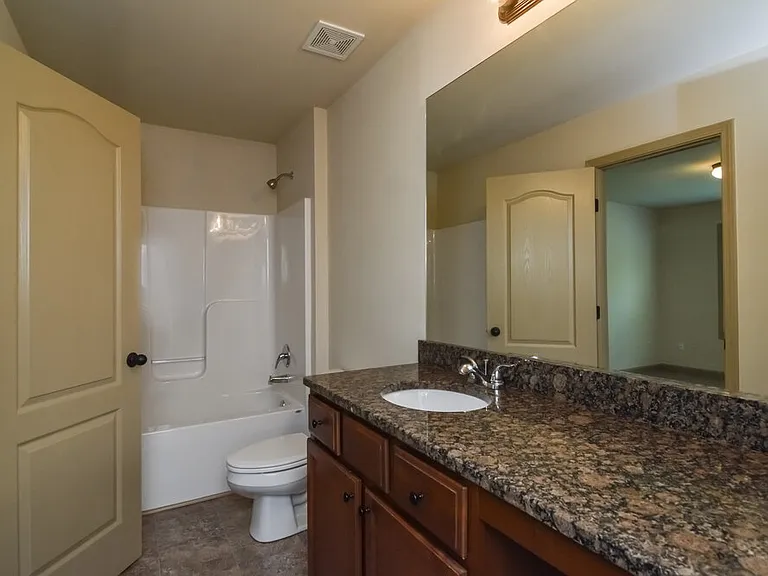 2486 Peach Shoals Cir — Photo 14