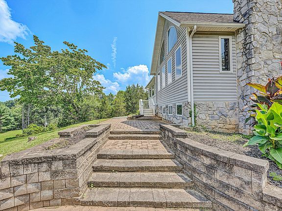 4th image of 501 Saddlewood Dr
