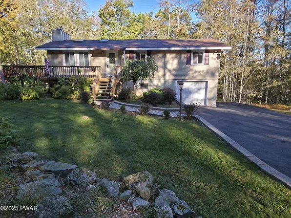 120 Wintergreen Cir, Greentown, PA 18426