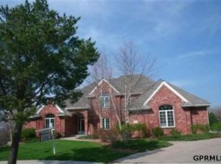 17522 Baywood Cir, Omaha, NE 68130