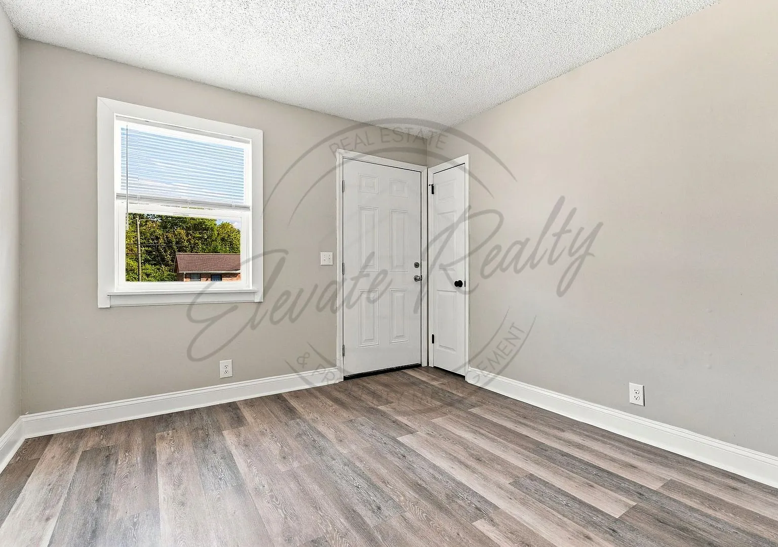 Brickmont Dr 3704-3706 — Photo 3