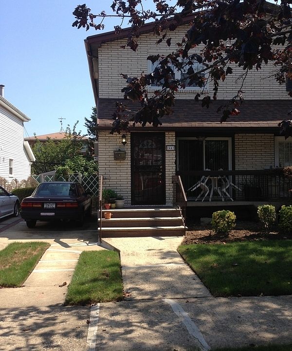 1st image of 2443 E 72nd St
