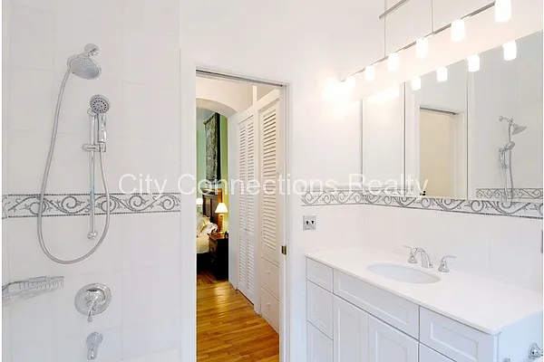 Rented by City Connections Realty | media 30