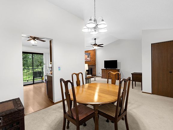 5th image of 430 Elizabeth Dr #2C