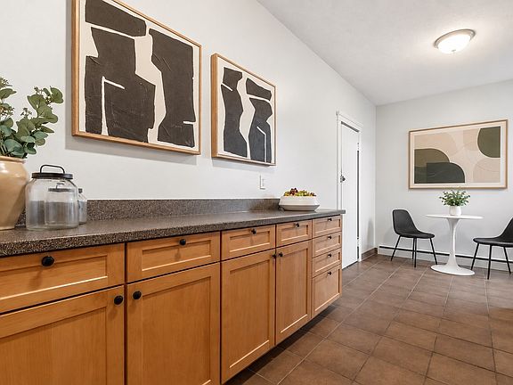 4th image of 12 Ransom Rd APT 10