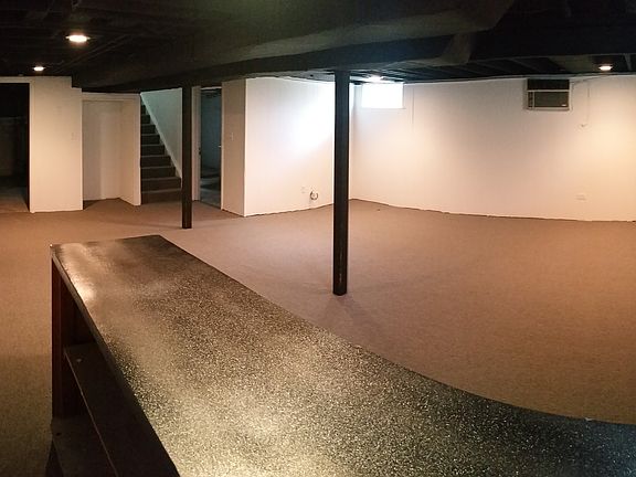 BLACK CONCRETE COUNTER