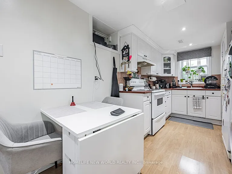 669 Woodbine Ave #LOWER — Photo 10