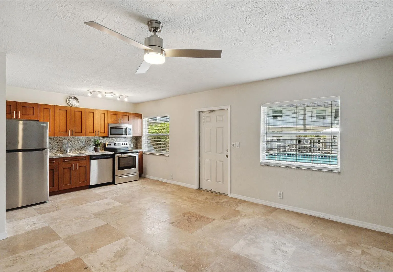 2 bed, 988 sqft, $1,849 — Photo 1