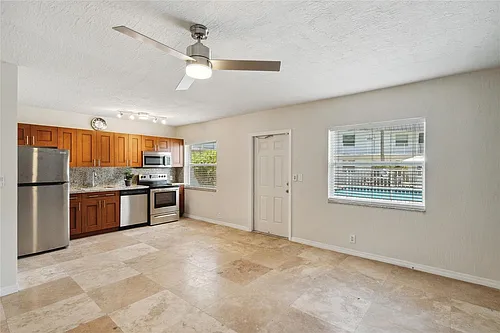 1470 N Dixie Hwy Photo 1