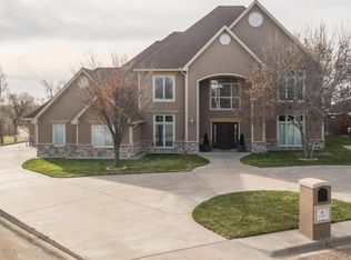 8 Summit Dr, Canyon, TX 79015