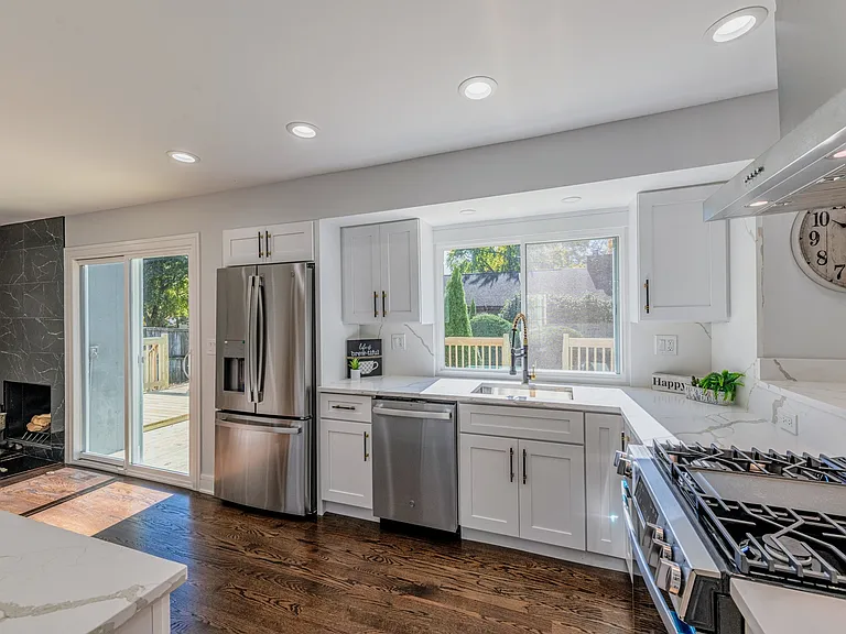 380 Ventura Club Dr — Photo 6