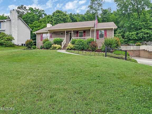 3rd image of 6911 Lindal Rd