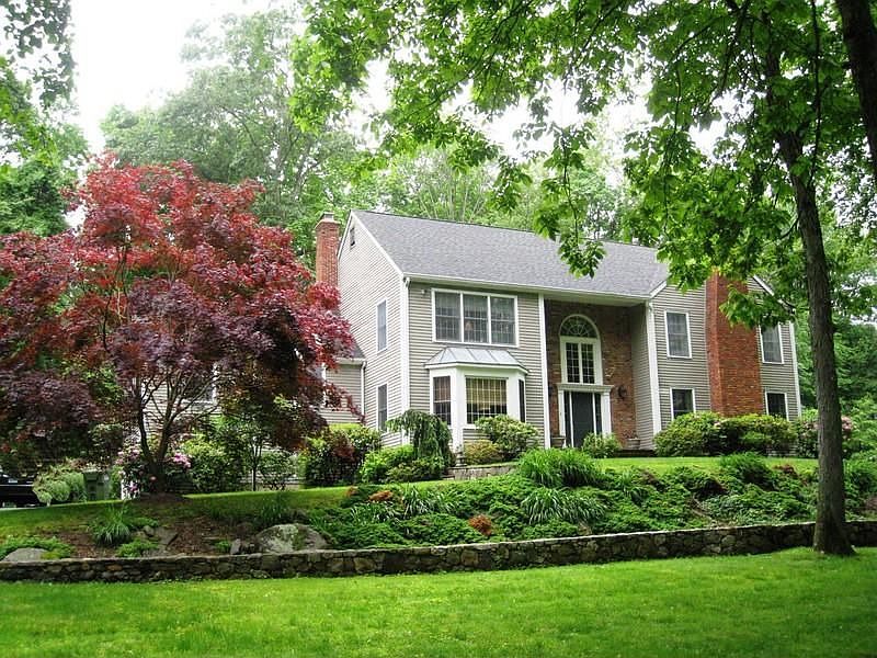 321 Sturges Ridge Rd