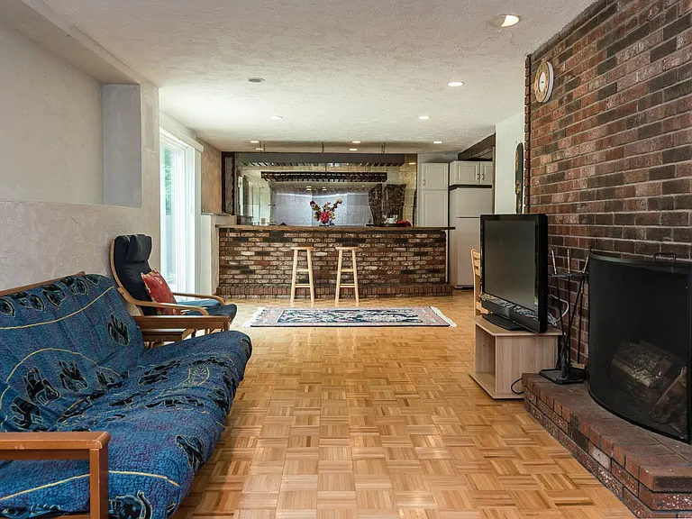 1 Radcliffe Rd — Photo 28
