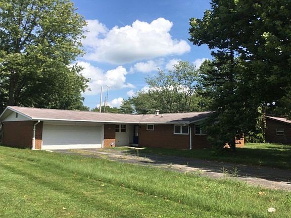 3rd image of 1800 W Earl Dr