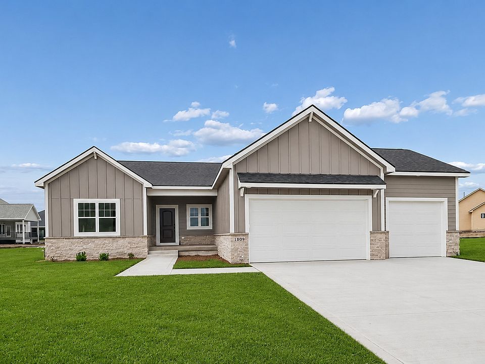 1st image of 1809 NE Pine Lake Cir