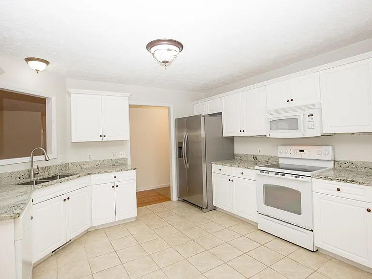 8 Moore Dr — Photo 15