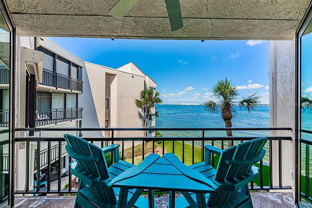 2 bed, 11.0 bath, 1082 sqft, $6,500 — Photo 1