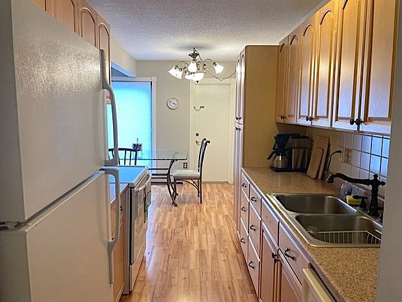 4th image of 4560 Cedar Lake Rd #3