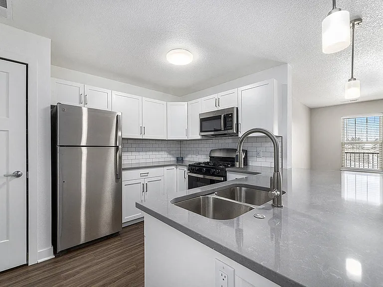 Eagle Ridge Apartment Homes — Photo 59