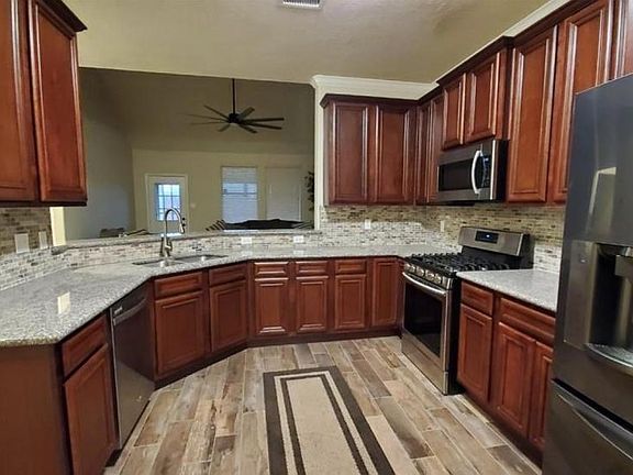 4th image of 4526 Park Trail Ln