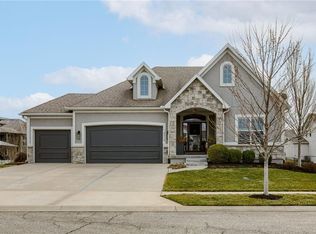 18525 W 194th St, Spring Hill, KS 66083