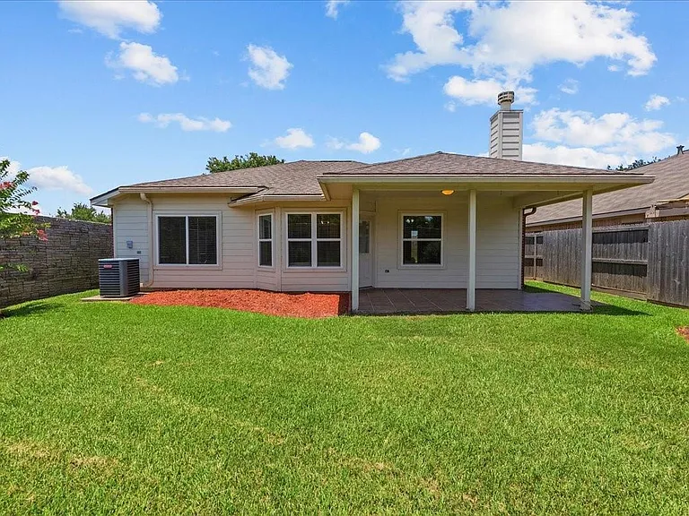 202 Pebble Walk Ln — Photo 27