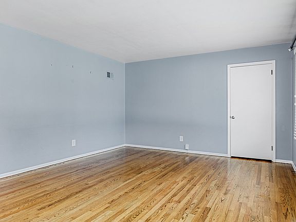 3rd image of 3844 Robert Ave
