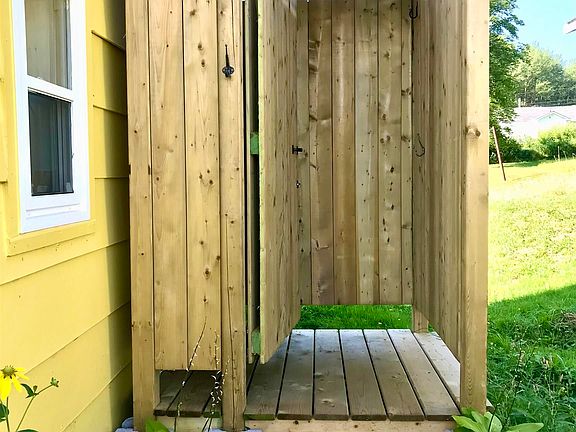 4th image of 31 High Rd