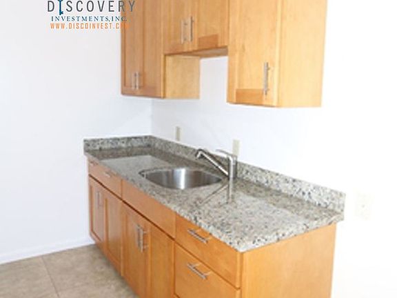 5th image of 296 Lenox Ave