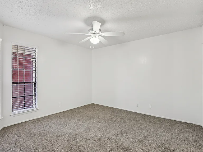Winding Creek Apartments — Photo 42