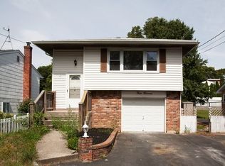 411 Fir Grove Rd, Ronkonkoma, NY 11779