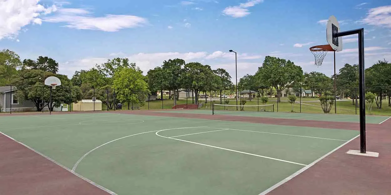 Hickory Creek — Photo 1