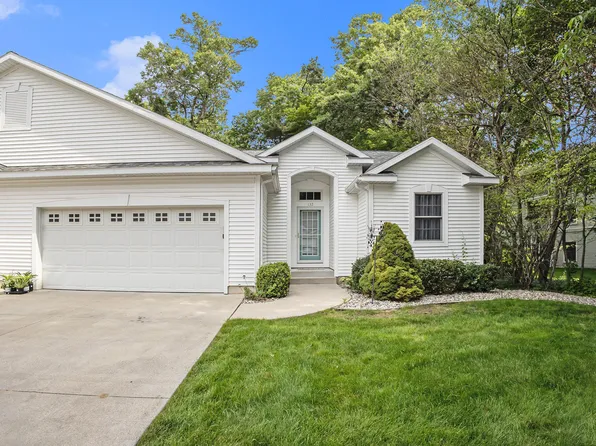 132 Stone Gate Ct #17, Spring Lake, MI 49456