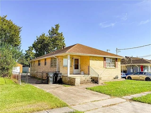 3413 Jackson Blvd