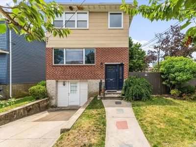 623 Beach 8th Street, Far Rockaway, NY, 11691