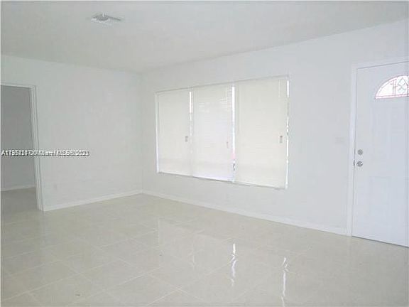 4th image of 10460 SW 41st Ter